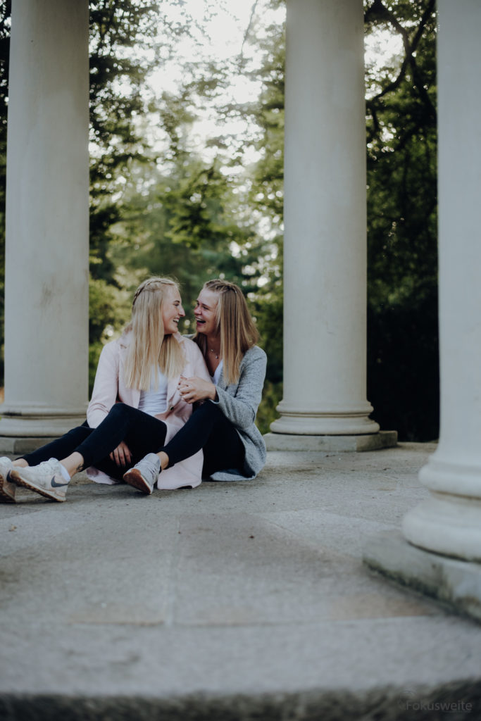 Sonnentempel Schlosspark Eutin Paarfoto