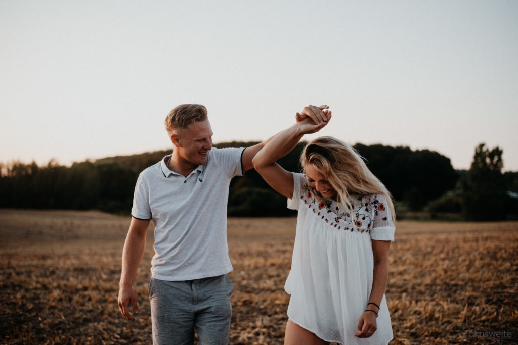 coupleshooting outdoor Paarportraits