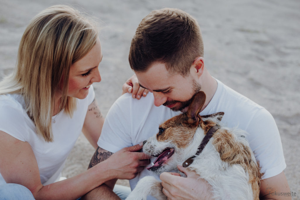 Paar mit Hund - Paarfotograf Eutin