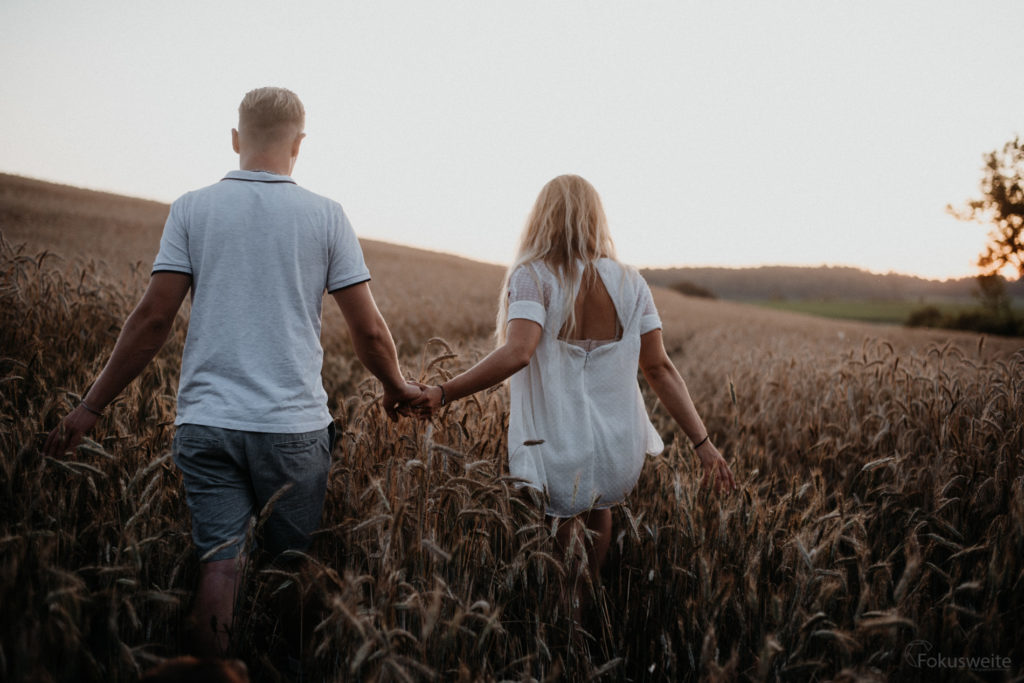 Paarfotos im Kornfeld