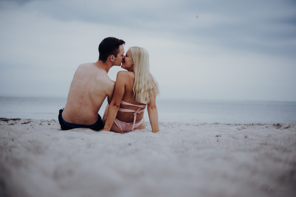 Paarfotos am Strand an der Ostsee