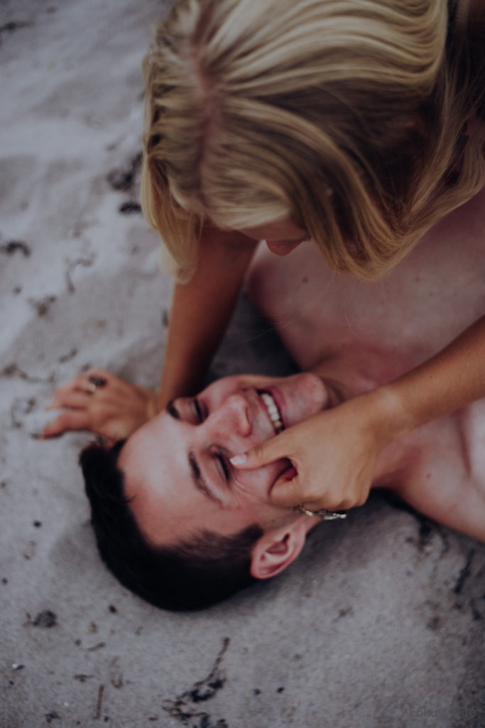 Paarshooting Detailfoto am Strand von Grömitz